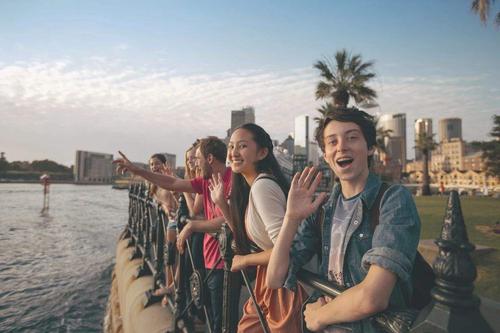 高考非成功途径 买房送儿澳洲念书